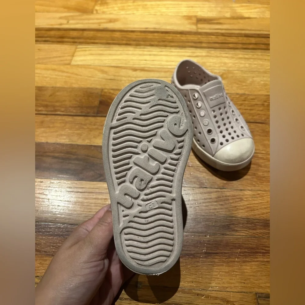 Native Kids Jefferson Shoes - Light Pink and White - Picture 5 of 5